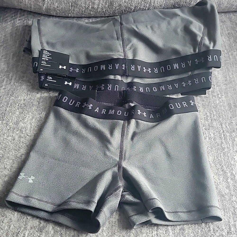 UA Women's HeatGear Shorty